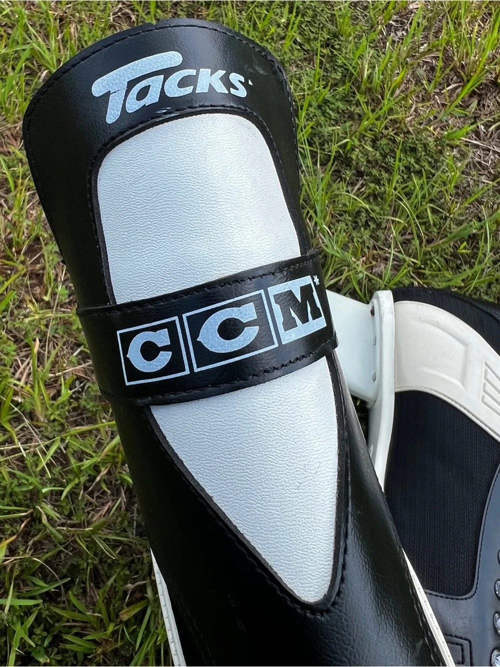CLEAN Vintage CCM size 11 Mens Tacks 152 Ice Skate Boots